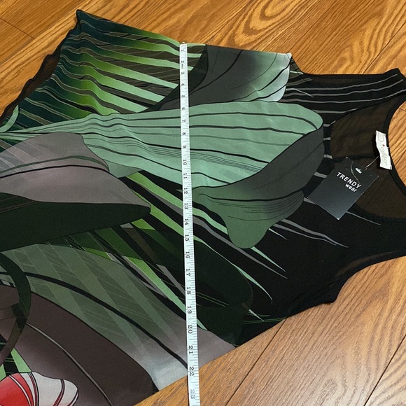 Angelo Tready wear sheer women’s asymmetrical blouse top floral bold front M - Picture 10 of 11